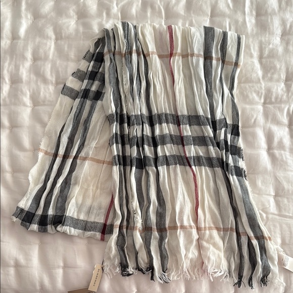 Burberry Crinkle Scarf - Picture 1 of 5
